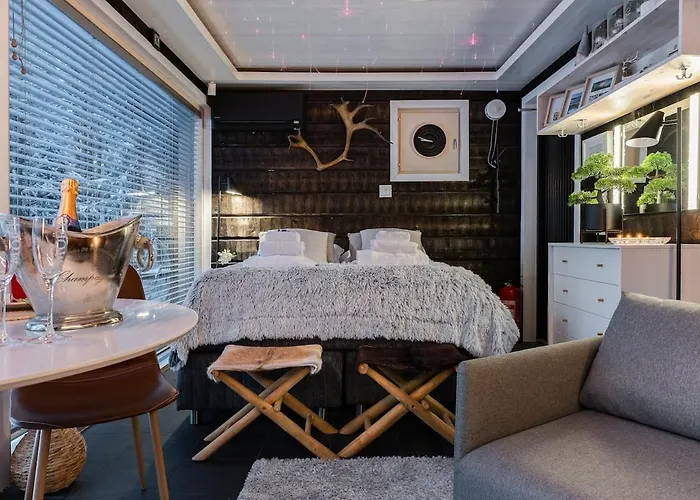 Kiekeroenmaa * 库萨莫